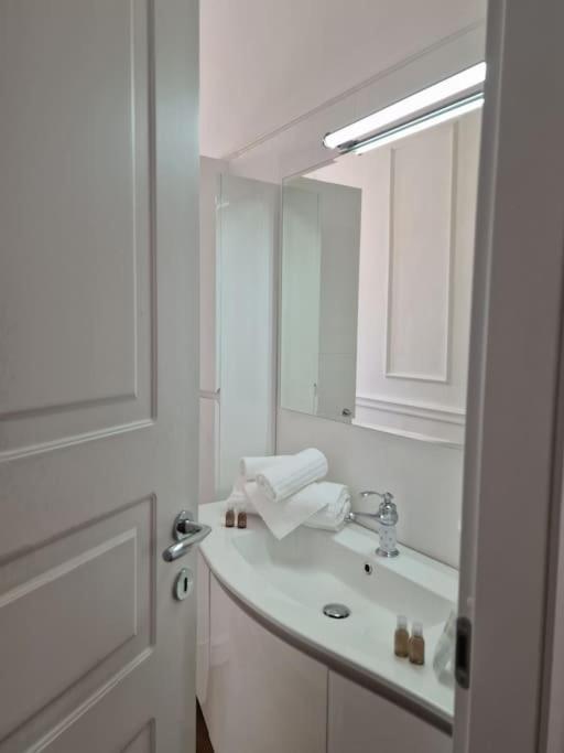 Nur Casa Vacanze Bergamo Apartment Bagian luar foto