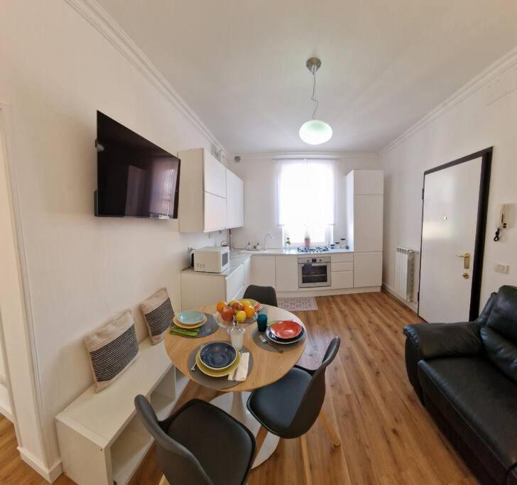 Nur Casa Vacanze Bergamo Apartment Bagian luar foto