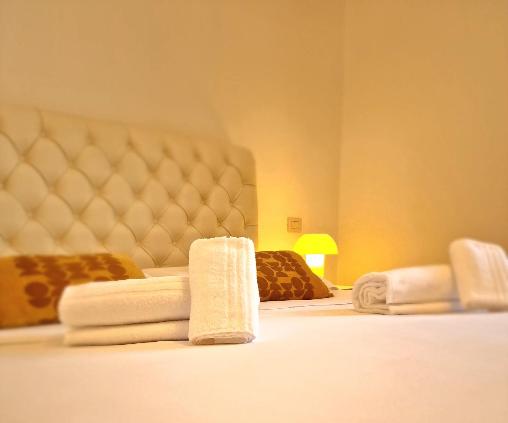 Nur Casa Vacanze Bergamo Apartment Bagian luar foto