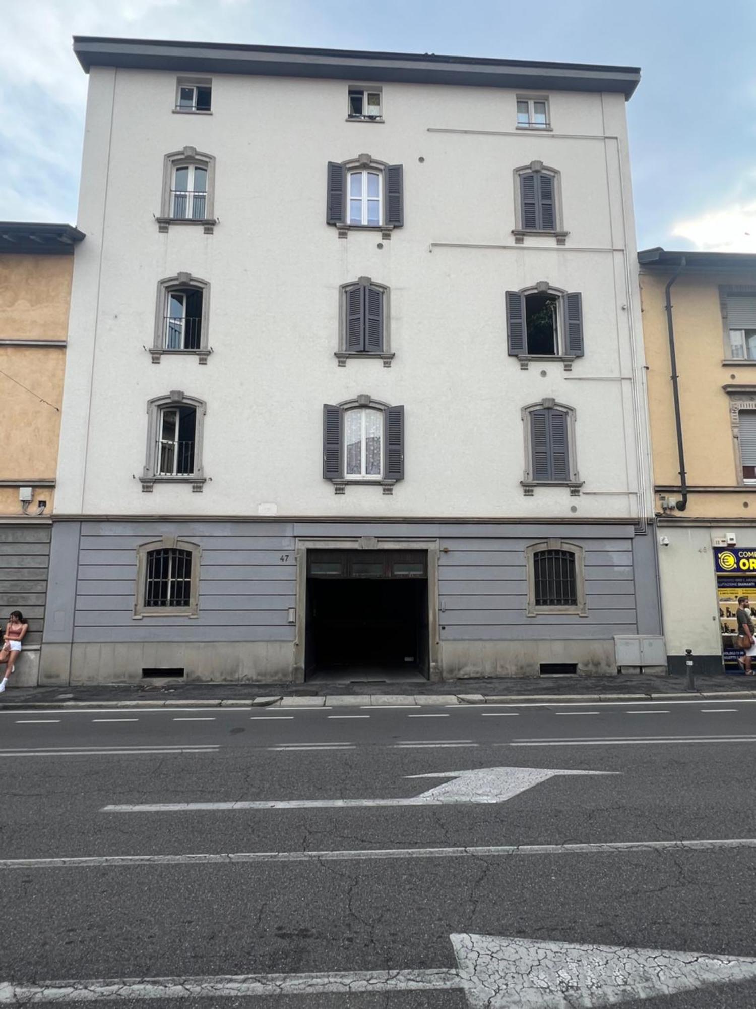 Nur Casa Vacanze Bergamo Apartment Bagian luar foto